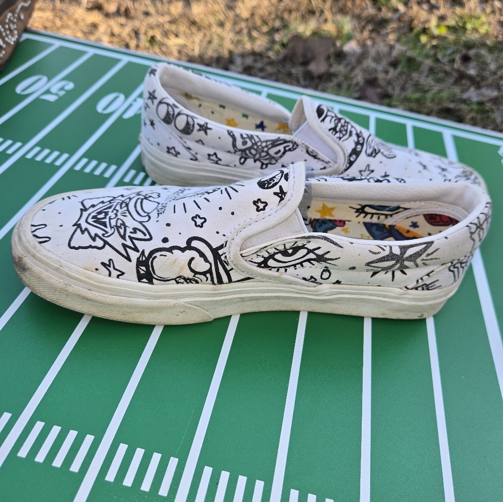 Women's Vans White Slip-On Sneakers with Tattoo Flash Size 5.5 - Picture 4 of 9